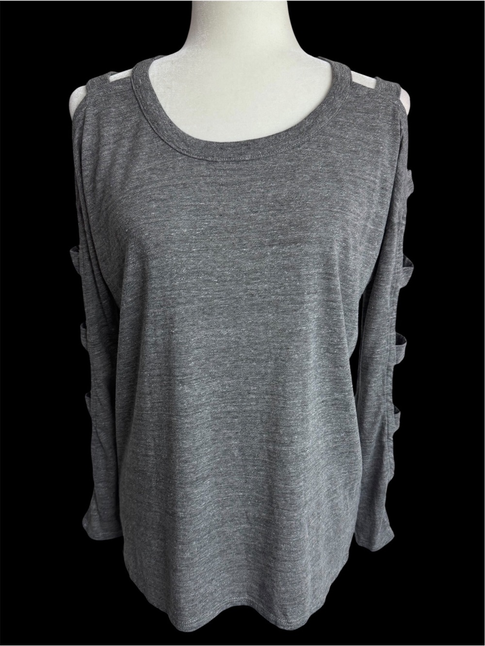 Chaser Brand Grey Cold Shoulder Cutout Style Long Sleeve Knit Top Size Medium
